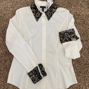 Beautiful brand new Escada blouse, perfecto for a Christmas gift!!